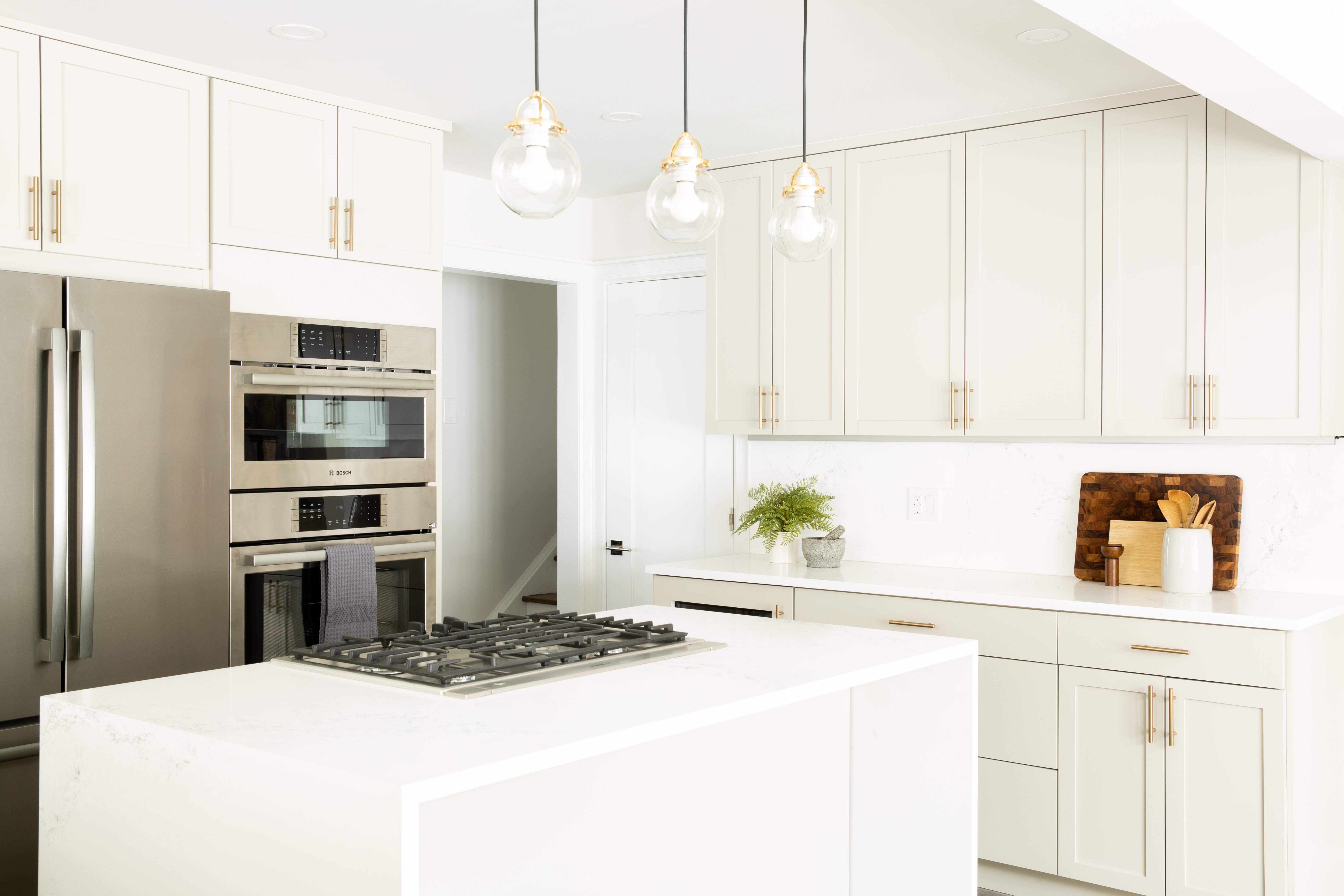 Warm Minimalist Kitchen